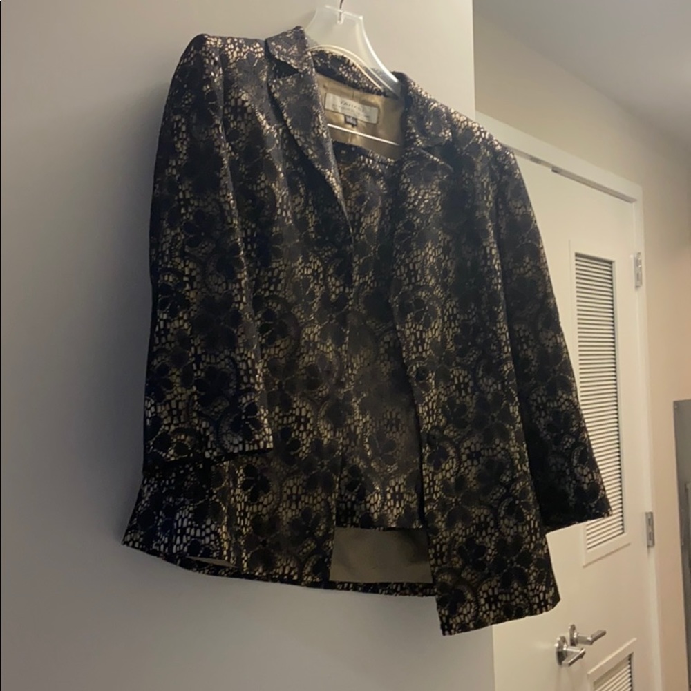 Tahari blazer and skirt